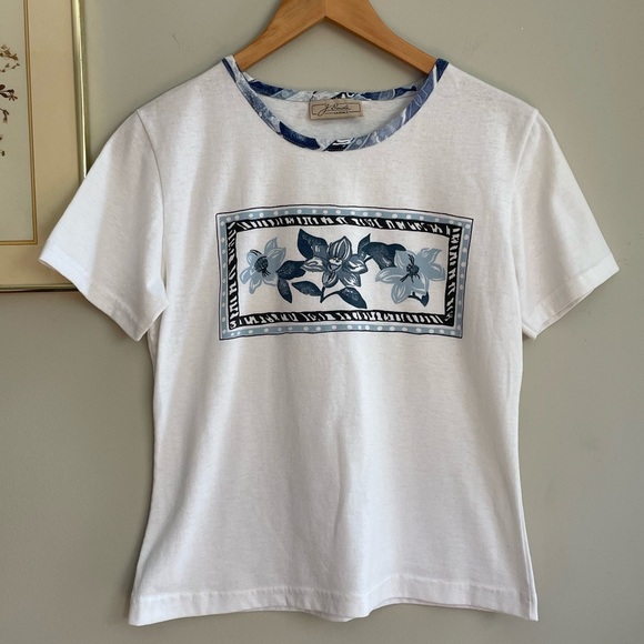 Blue/Floral tee - Picture 1 of 2